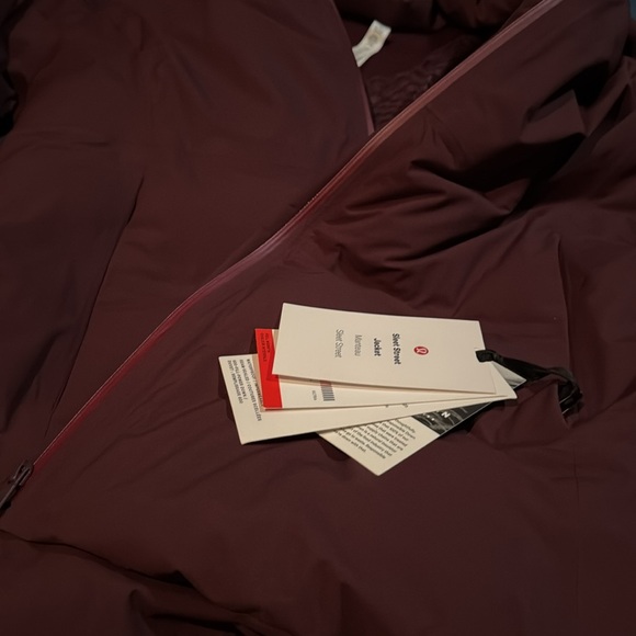 Lululemon Sleet Street Jacket (Burgundy) - Picture 5 of 6